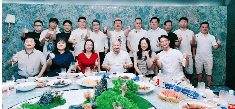 泓链跨境亮相 eMAG 私董饭局：锚定东欧蓝海，共辟掘金新航道